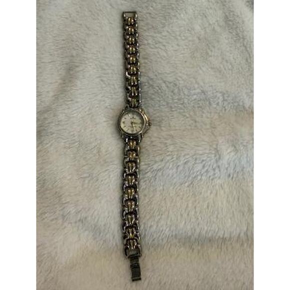 Two Toned Siver and Gold Vintage Watch main image 4